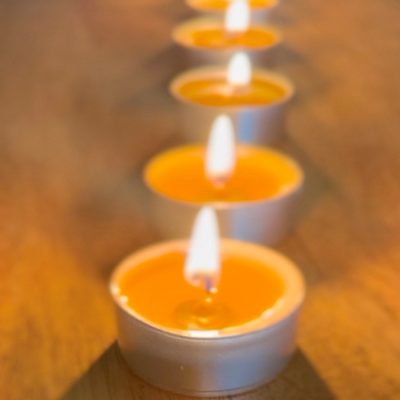 Best Natural Beeswax Tea Lights. 100% pure, long lasting.